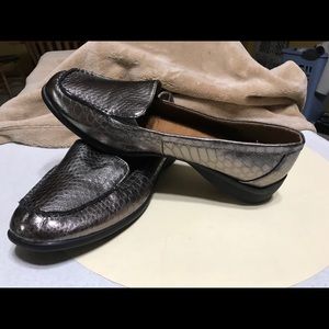 $10 SALE Color is PEWTER! Avenue Cloudwalkers 12W